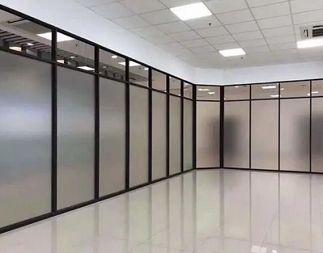 你知道成都玻璃隔斷的操作工藝是什么嗎？